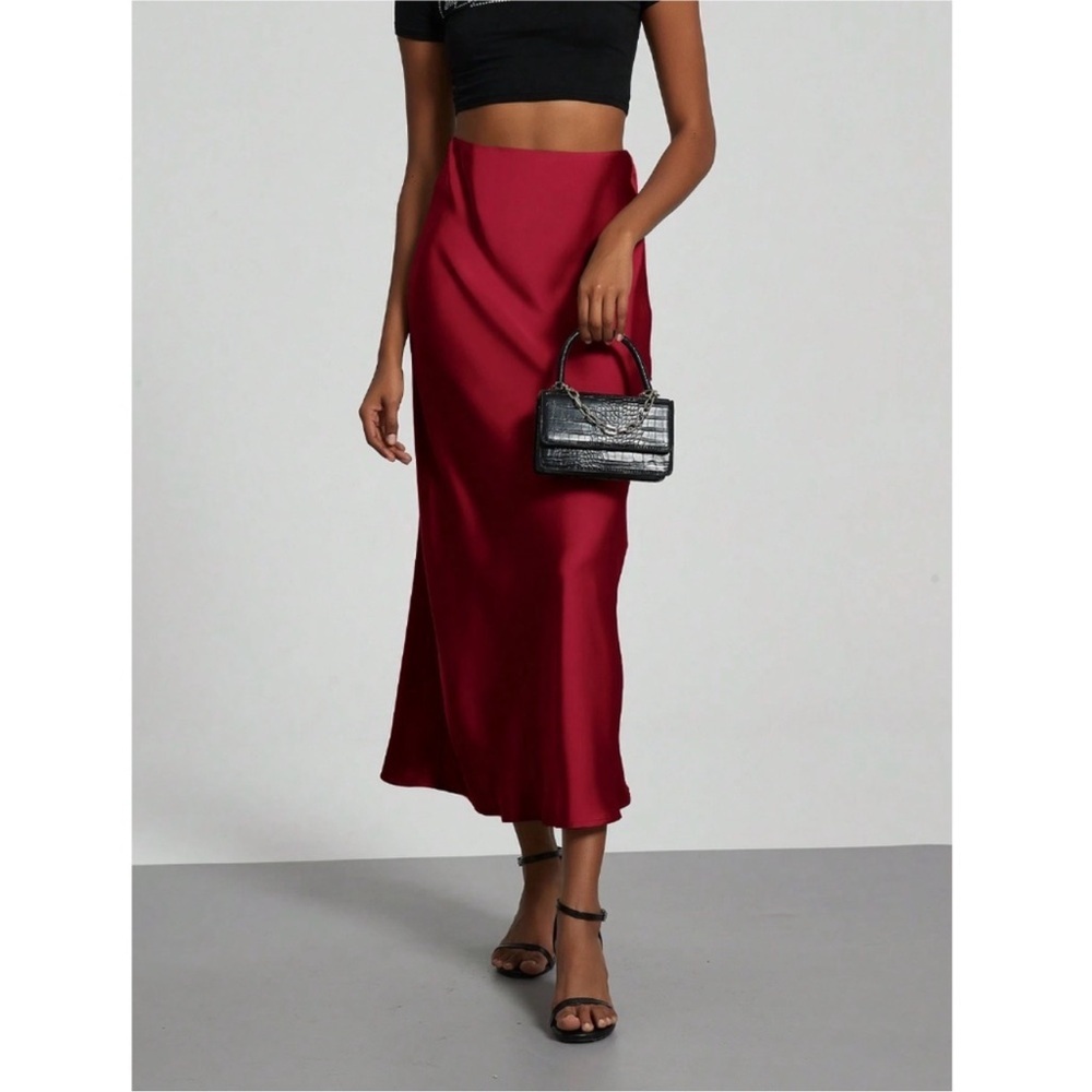 Satin Chic midi skirt in Dark Purple - Picture 13 of 16